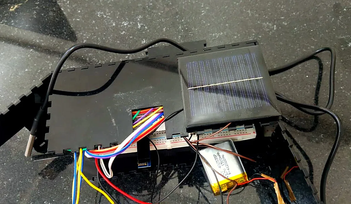 Our working prototype from above, with the solar panel on the lid